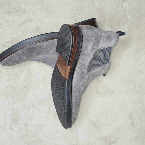 Clark Suede boot size 10 - Picture 3 of 7